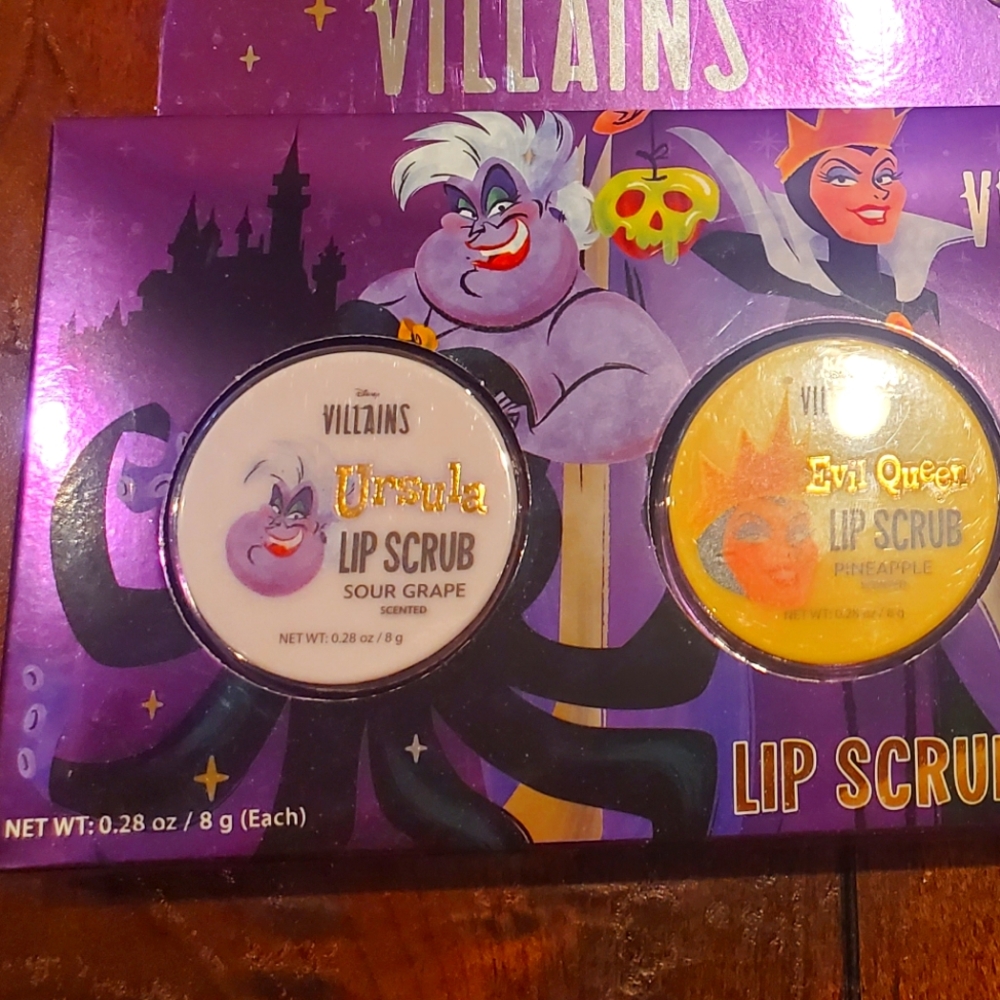 Disney Villians Lip Scrub & Balm Set ๐ 4 Pieces - Picture 3 of 5